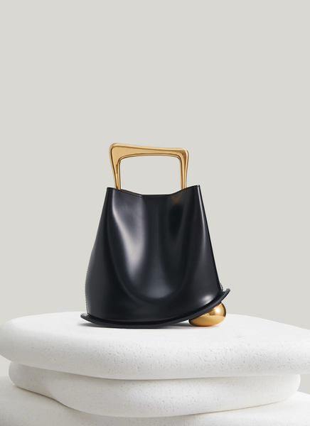 【ILBISONTE】2wayバッグ　ブラック　レザー　ゴールド金具　自立 Ozzy Bag - Black & Gold | CULBIA