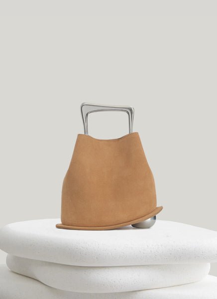 【送料&関税込】ChloAC Camel Suede Medium Camera Bag Handbag Chloé Medium Camera Bag | Brown | FARFETCH