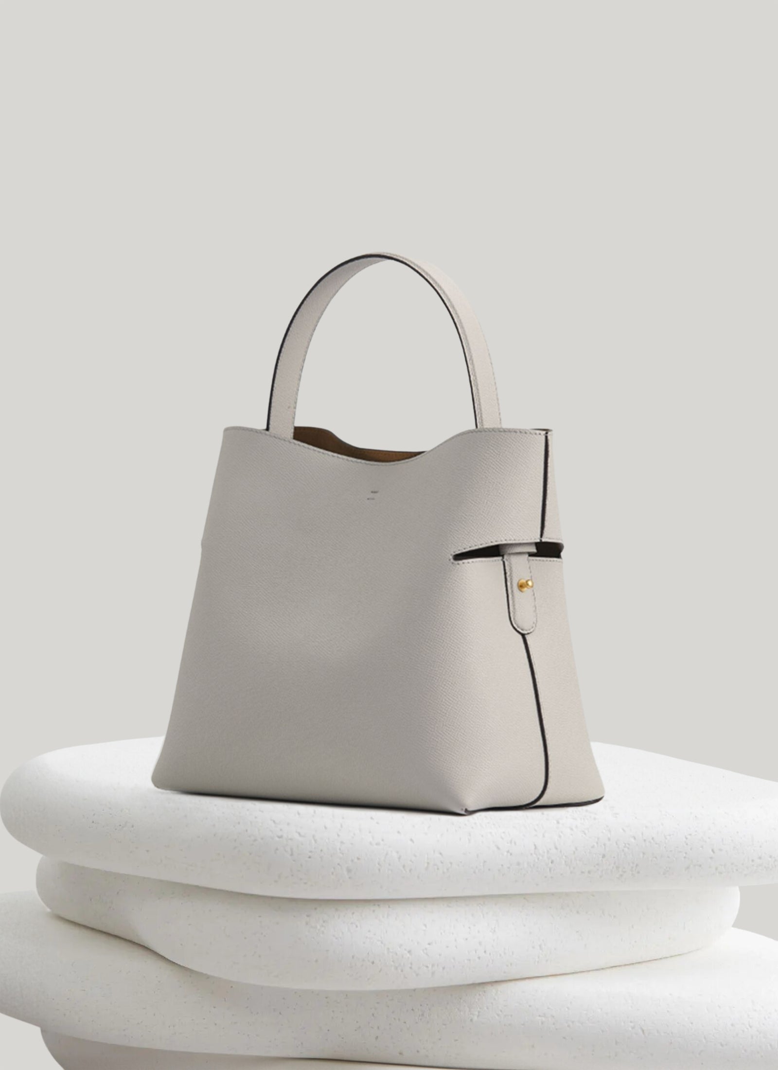 Gaia leather bag deals