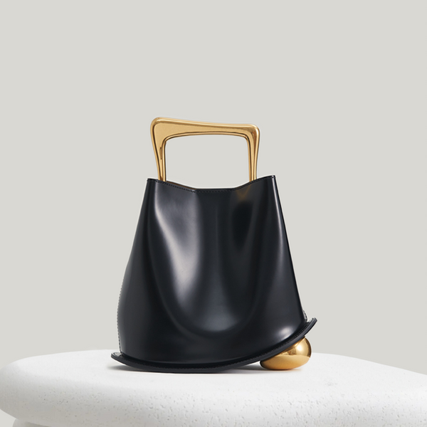 イタリア製　ヴィテージ　ゴールド金具　ブラックレザーバック Ozzy Bag - Black & Gold | CULBIA