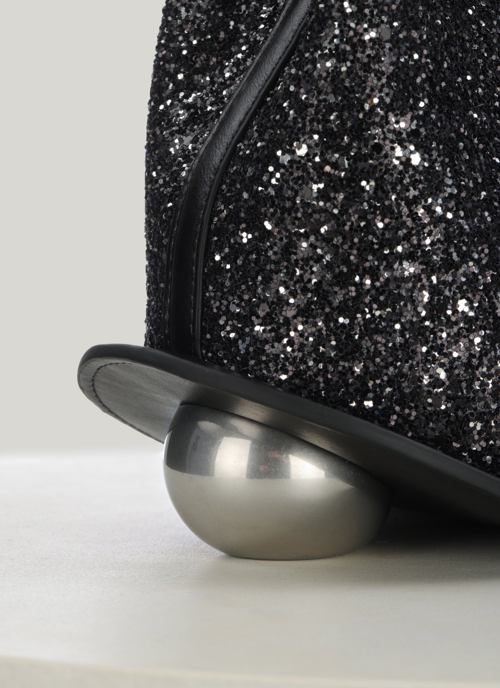 OzzyMiniBlackGlitter00004_1600